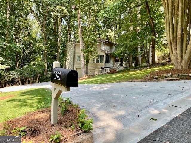 625 Clear Lake Terrace in Roswell, GA - Building Photo
