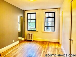 60 Queensberry St in Boston, MA - Building Photo - Building Photo