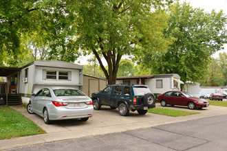 Wayne MHC in Oregonia, OH - Building Photo - Building Photo