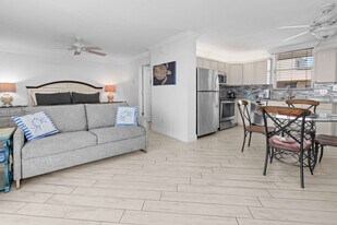 5600 Bonita Beach Rd SW in Bonita Springs, FL - Building Photo