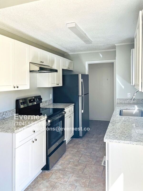 3100 Chenango Dr in Charlotte, NC - Building Photo - Building Photo