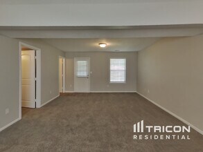 321 E Brixton Woods Dr in Pittsboro, IN - Building Photo - Building Photo