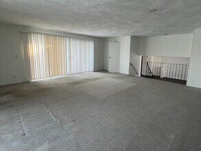 10430 Michael Todd Terrace in Glenview, IL - Building Photo - Building Photo