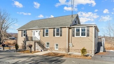 7 Berry Rd in Wantage, NJ - Foto de edificio - Building Photo