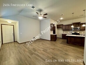 2404 Finesilver Ln in Oklahoma City, OK - Building Photo - Building Photo