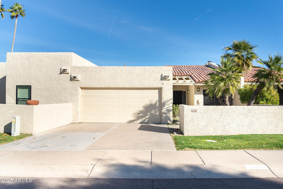 5121 N 79th Pl in Scottsdale, AZ - Foto de edificio