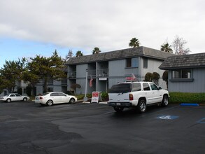 27707 Mountain Meadow Rd in Escondido, CA - Building Photo - Building Photo