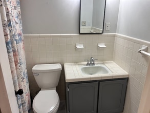 2233 Popp's Ferry Rd in Biloxi, MS - Building Photo - Building Photo
