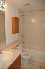200-1200 Rideau St in Ottawa, ON - Building Photo - Building Photo