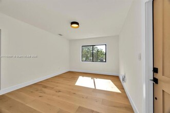 3793 SW 26th Terrace in Miami, FL - Building Photo - Building Photo