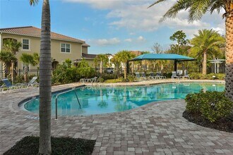 8332 Enclave Way, Unit 102 in Sarasota, FL - Building Photo - Building Photo