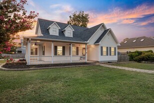 101 N 6th St in Carolina Beach, NC - Building Photo