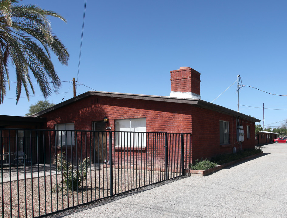 1623-1629 E Hedrick Dr in Tucson, AZ - Building Photo