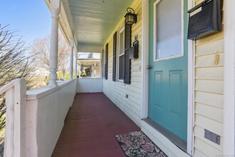 93 N Orchard St in Wallingford, CT - Foto de edificio - Building Photo