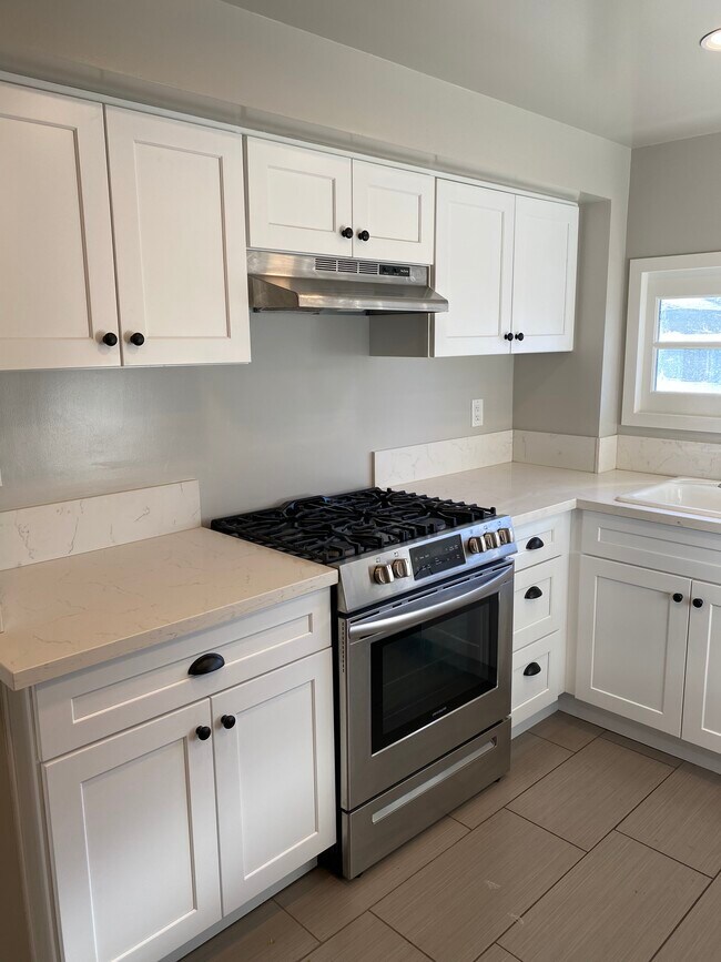 1357 E Orange Grove Blvd in Pasadena, CA - Building Photo - Building Photo
