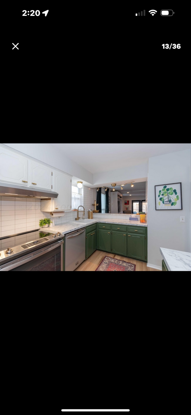 property at 3222 Villa Pl