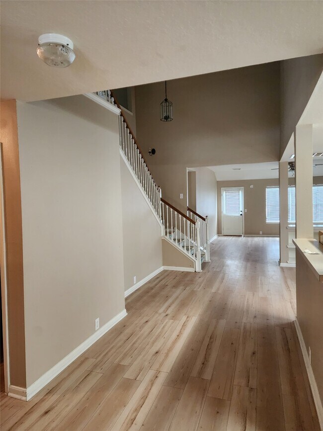 property at 2725 Foster Hill Dr