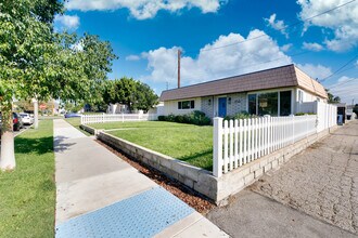 1138 N Valley St in Burbank, CA - Building Photo - Building Photo