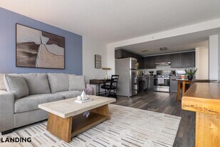 50 Morgan St N, Unit 1008 in Hartford, CT - Building Photo