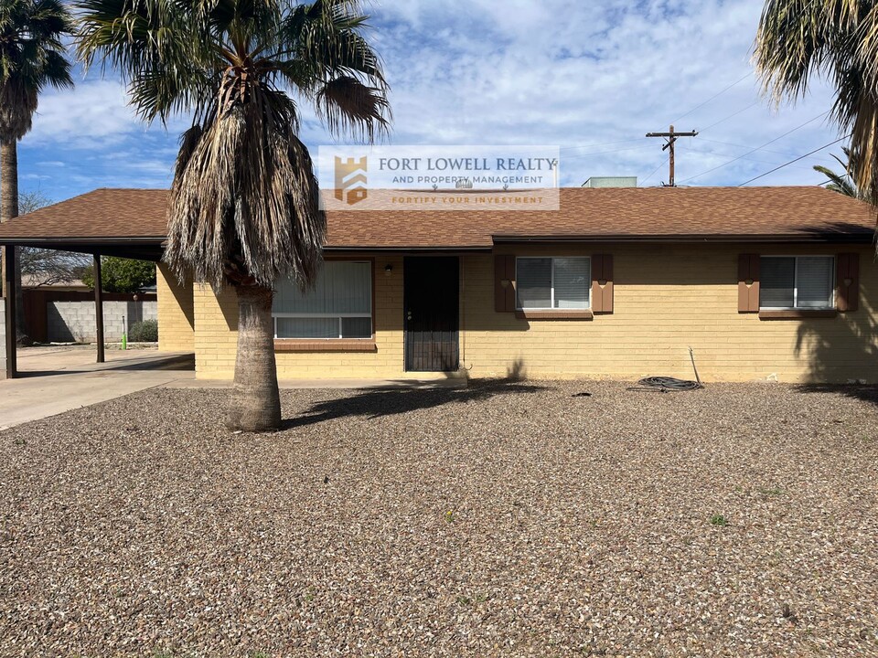 856 S Jefferson Ave in Tucson, AZ - Foto de edificio