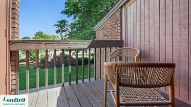 6326 S 107th E Ave, Unit 6304-1 in Tulsa, OK - Foto de edificio - Building Photo