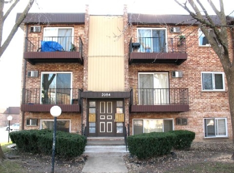 Algonquin Trails Apartments in Mount Prospect, IL - Building Photo