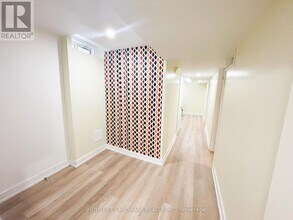41 Robert Osprey Dr in Markham, ON - Building Photo - Building Photo