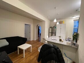 39 South St, Unit 5 in Boston, MA - Building Photo - Building Photo