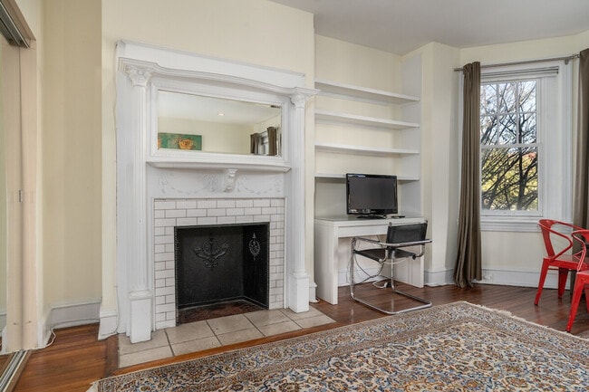 2633 Adams Mill Rd NW