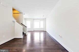 16608 Crabbs Branch Way in Derwood, MD - Building Photo