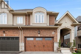 41 Foothills Ln in Hamilton, ON - Building Photo - Building Photo