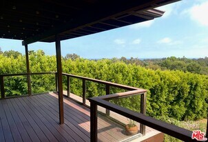 28870 Selfridge Dr in Malibu, CA - Building Photo