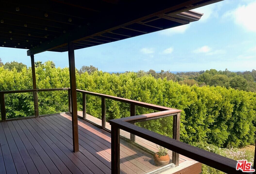28870 Selfridge Dr in Malibu, CA - Building Photo