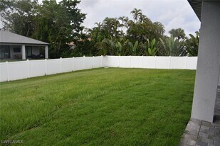 4666 Villa Capri Ln in Bonita Springs, FL - Building Photo