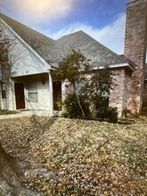 318 W Anderson St, Unit 200 in Weatherford, TX - Building Photo - Building Photo