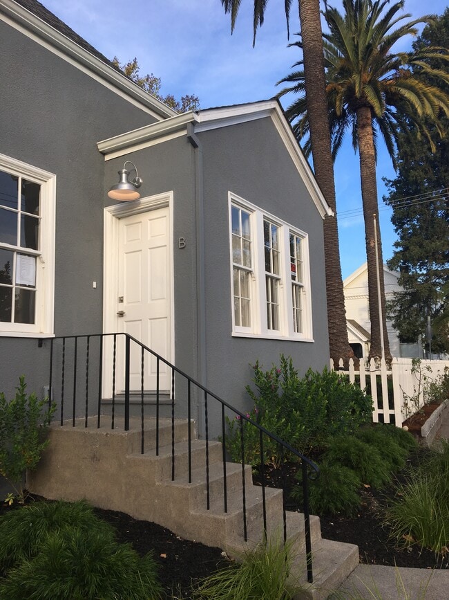 249 Kentucky St, Unit B      1 bedroom in Petaluma, CA - Building Photo - Building Photo