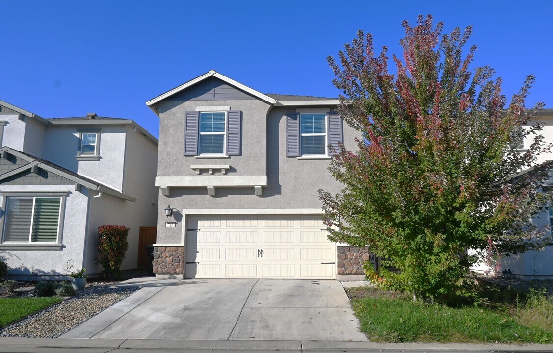 715 Blue Stone Dr in Stockton, CA - Building Photo