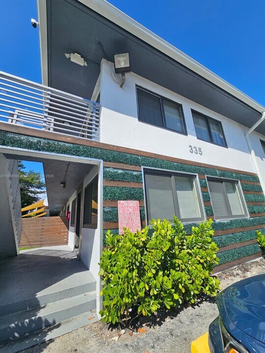 335 SW 20th St in Fort Lauderdale, FL - Building Photo