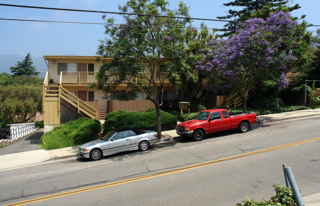 163 N La Cumbre Rd in Santa Barbara, CA - Building Photo