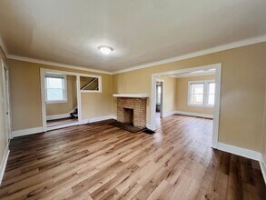 2117 Clinton St in Toledo, OH - Building Photo - Building Photo