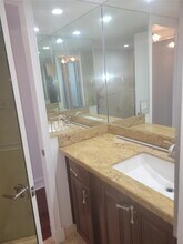 2841 NE 163rd St in North Miami Beach, FL - Building Photo - Building Photo