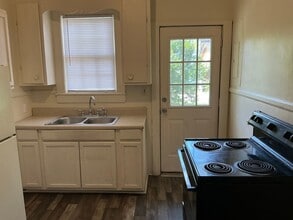 1314 Carswell Ave in Waycross, GA - Building Photo - Building Photo