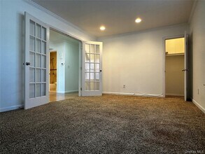 79 Bailey Ct in Middle Island, NY - Building Photo - Building Photo