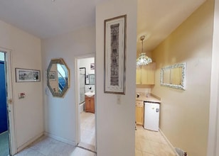 352 W 56th St in New York, NY - Building Photo - Building Photo