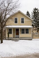 721 W Court St in Ithaca, NY - Building Photo