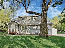 5108 Beacon Hill Rd in Minnetonka, MN - Building Photo