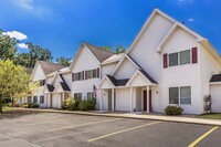 CHARTER OAKS TOWNHOMES in Waseca, MN - Foto de edificio - Building Photo