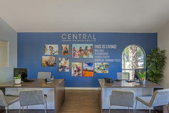 Central on Broadway in Mesa, AZ - Building Photo - Building Photo