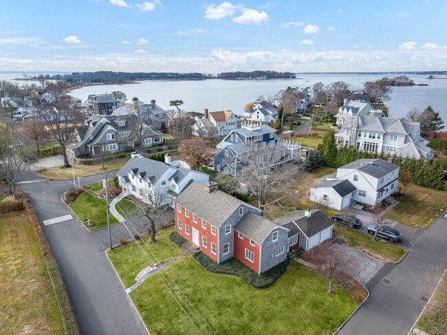 25 Cove Rd in Greenwich, CT - Building Photo - Building Photo