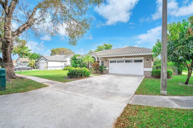 9690 NW 39th St in Hollywood, FL - Building Photo - Building Photo